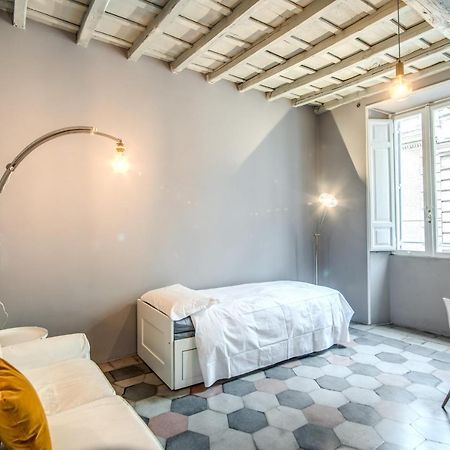 Stylish And Spacious Apartment Next To The Colosseum Рим Экстерьер фото